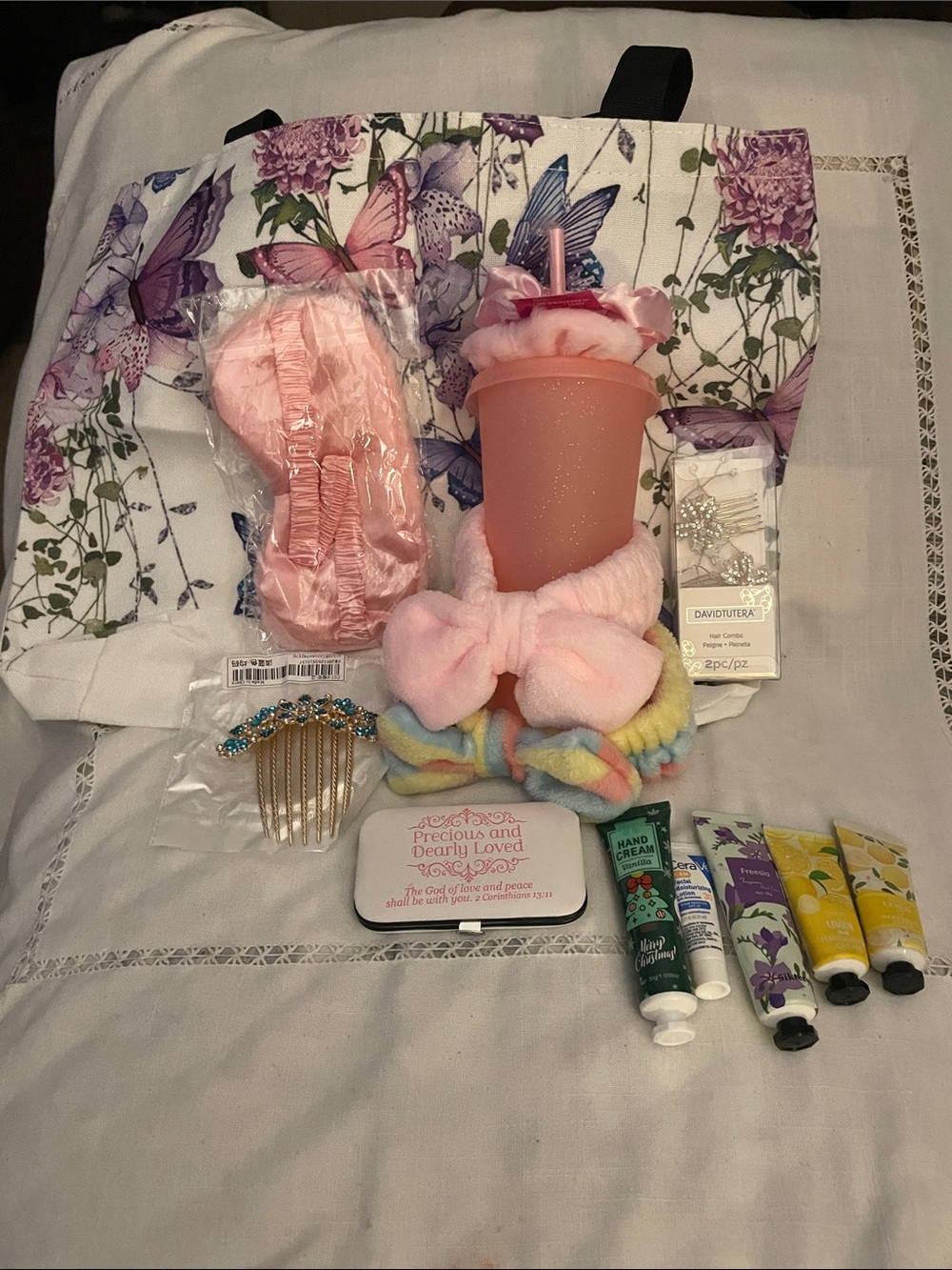 Tote Bag-Headbands, Scrunchies,Lotions,Hair Combs,Fingernail Kit,Tumbler NEW